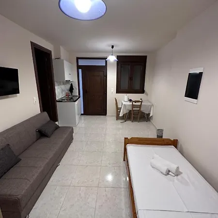 Trochalos Apartment *